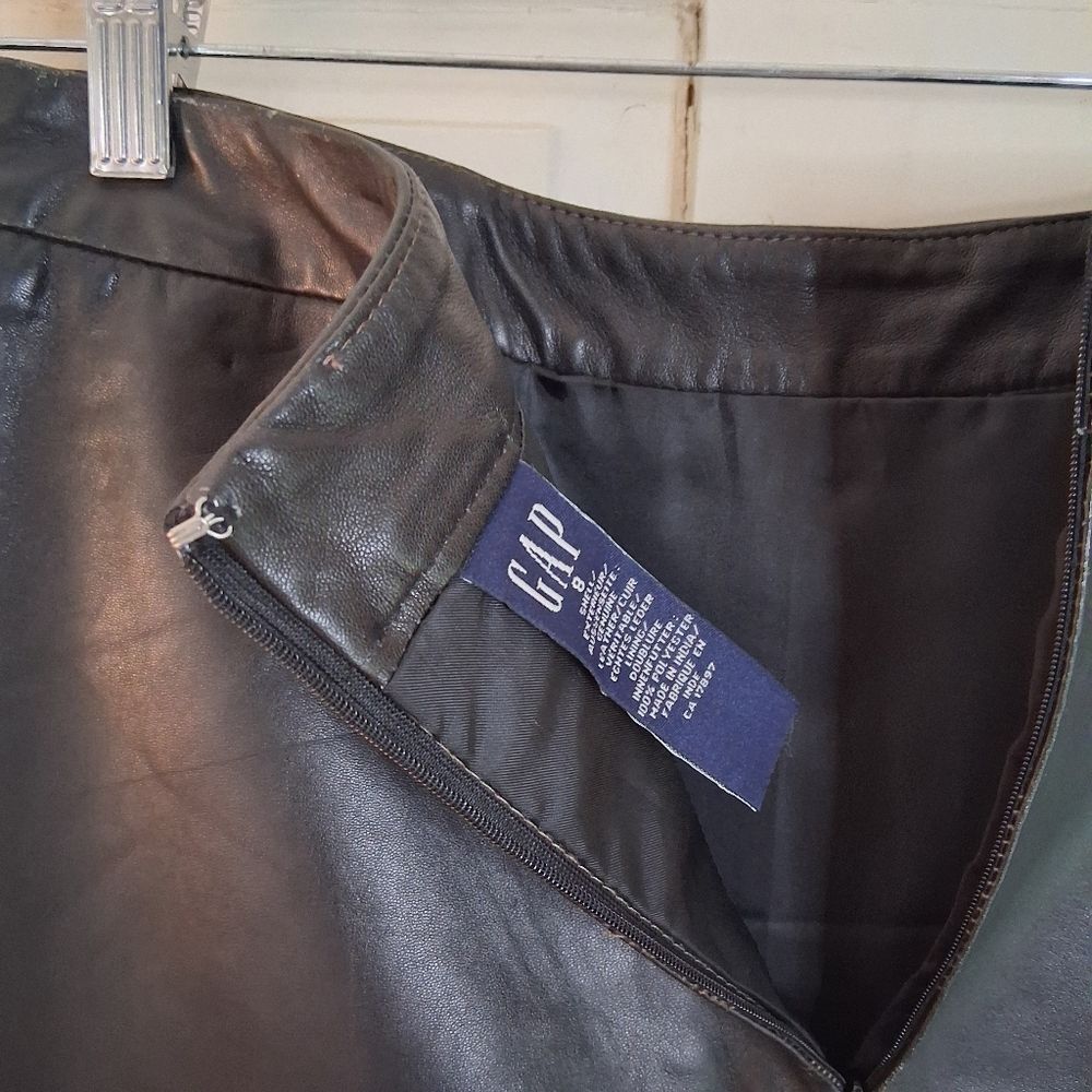 GAP Vintage Charcoal Leather Below the Knee Pencil Skirt with Zip Back - Picture 15 of 16